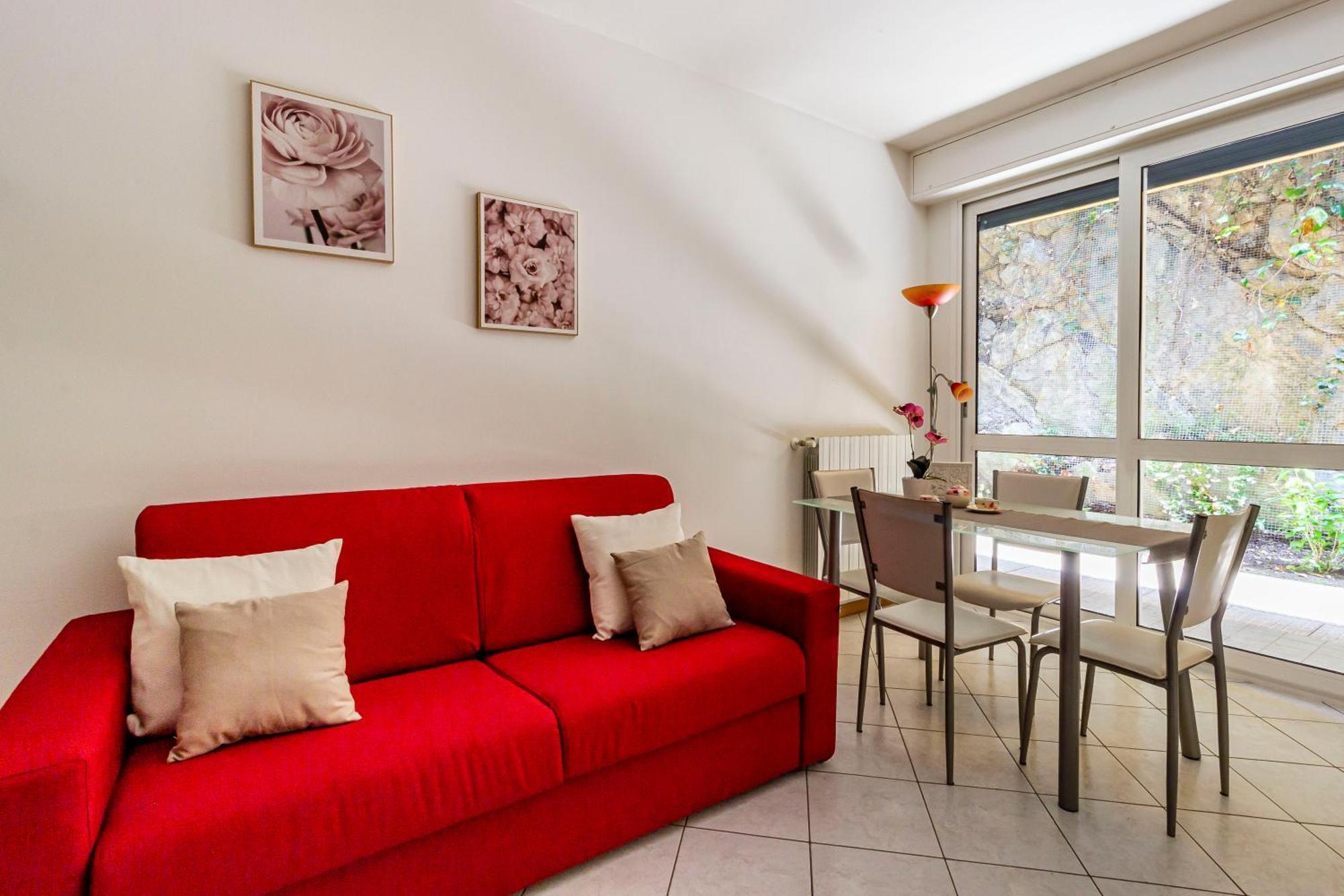 Private Garden & Garage - Self Check-In & Remote Access Apartment Como Bagian luar foto