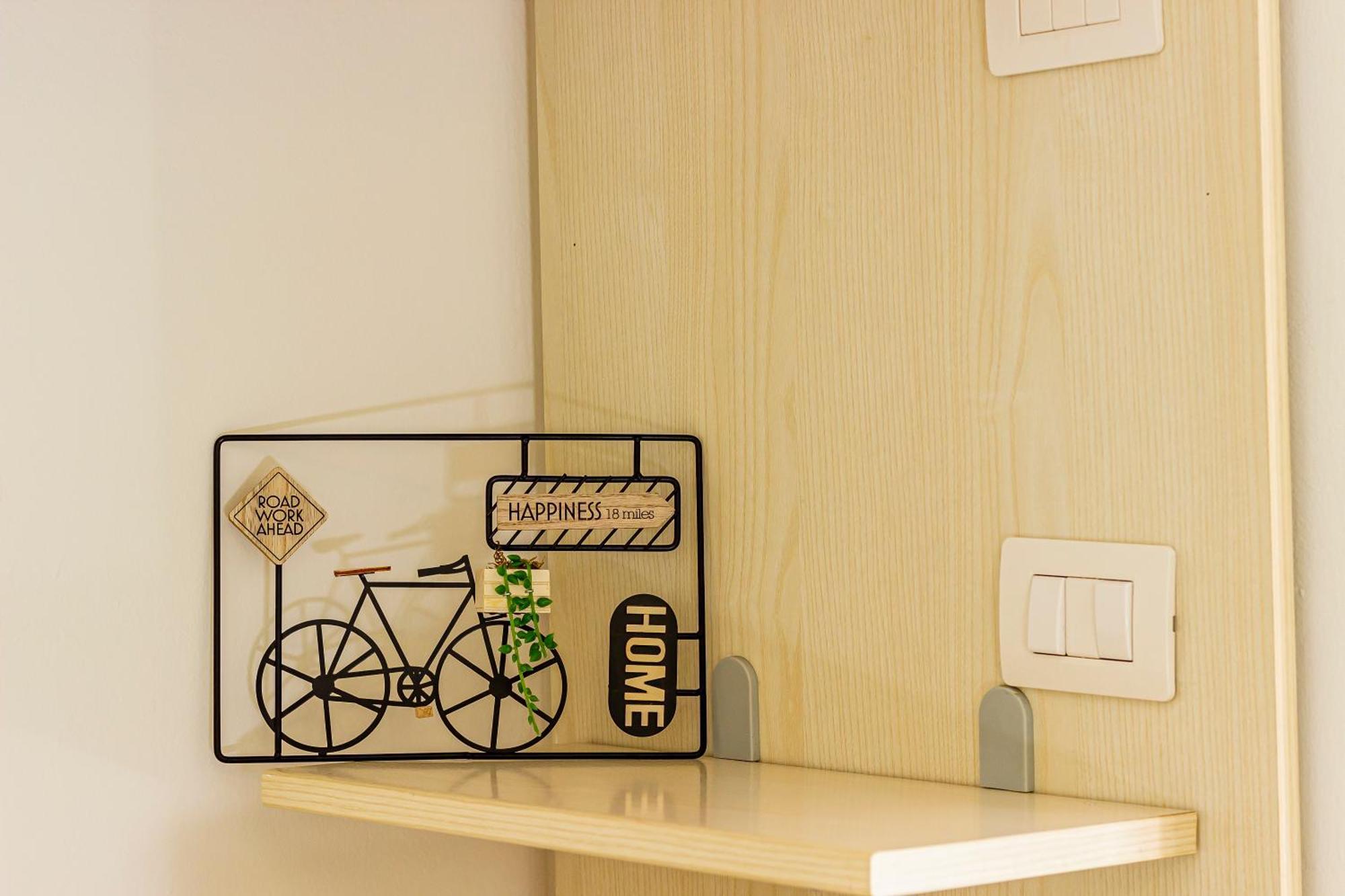 Private Garden & Garage - Self Check-In & Remote Access Apartment Como Bagian luar foto