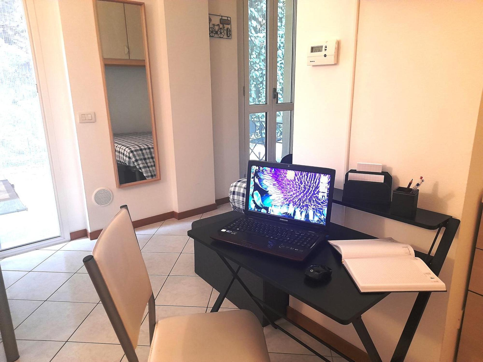 Private Garden & Garage - Self Check-In & Remote Access Apartment Como Bagian luar foto