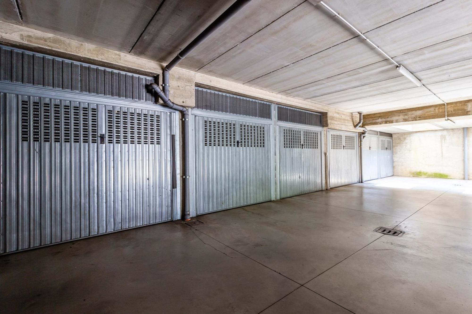 Private Garden & Garage - Self Check-In & Remote Access Apartment Como Bagian luar foto