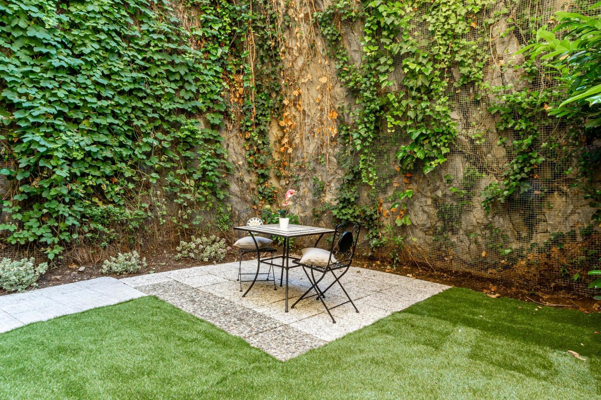 Private Garden & Garage - Self Check-In & Remote Access Apartment Como Bagian luar foto